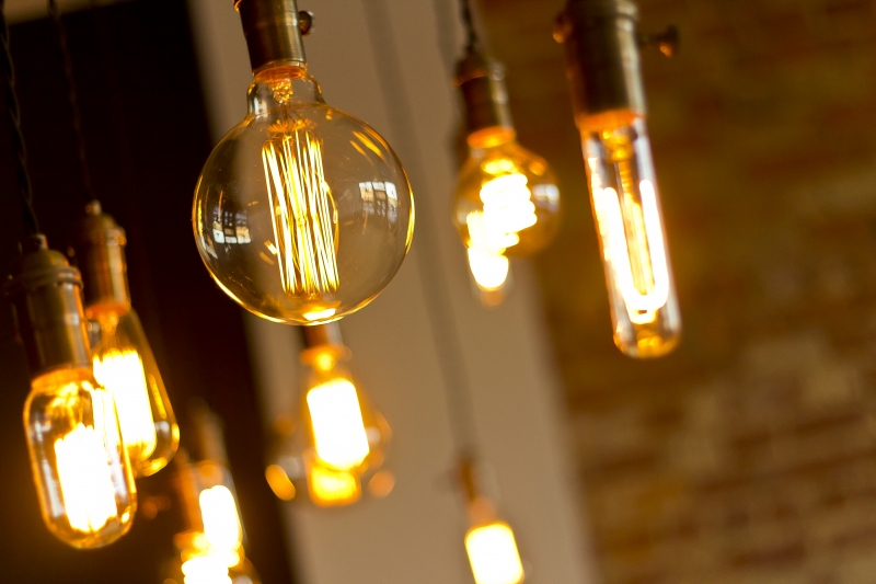 antique-light-bulbs